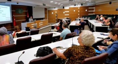Sebzeciliğin temelleri bilimsel yöntemlerle anlatıldı