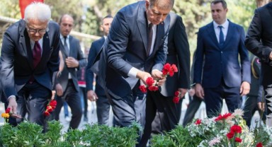 Başkan Tugay 15 Temmuz şehitlerini andı