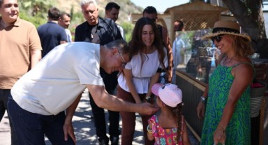 Başkan Tugay yangın bölgelerini yalnız bırakmıyor