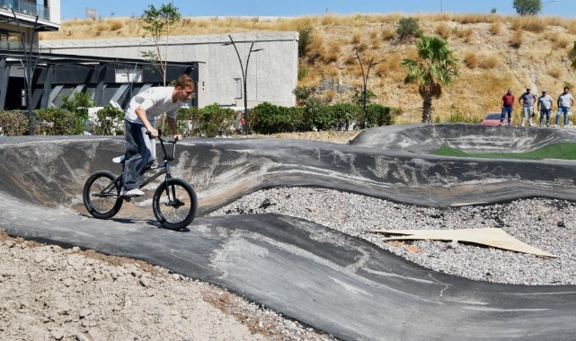 Bornova’da pedallar geleceğe dönecek