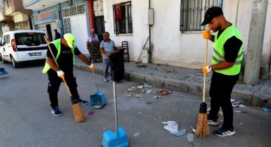 Bornova’da “Süpürge Timi” görevde