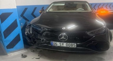 Çeşme'de vale 7 milyonluk aracı pert etti