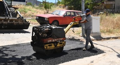 Karabağlar’da Asfaltlama ve Yol Onarım Çalışmaları Aralıksız Sürüyor
