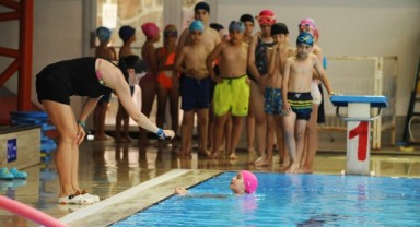 Karşıyaka Belediyesi Yüzme Havuzu’na modern dokunuş