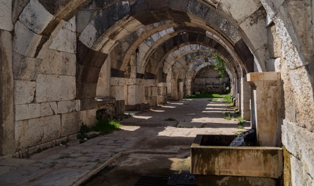 Büyükşehir’den Smyrna Antik Kenti’ne “tarihi destek”