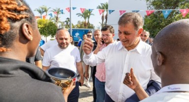 İzmir’in geleceğini anlatan sergi “İz’in Peşinde Şehrin İçinde” açıldı