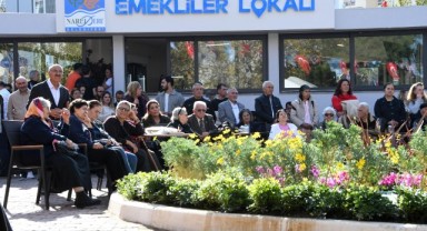 Narlıdereli emekliler o lokali çok sevdi
