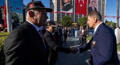 Başkan Tugay gazileri ağırladı
