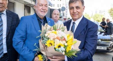 Başkan Tugay İEOSB yönetimi ile bir araya geldi