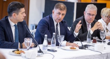 Başkan Tugay:  İzmir'in kabuğunu kırması, öncü kent olması için çalışıyoruz