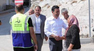 Bayraklı'da yol yenileme çalışmaları hız kesmiyor