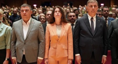 Çeşme Belediye Başkanı Lâl Denizli, İzmir Büyükşehir Belediyesi Kurumsal Sürdürülebilirlik Raporu Lansmanında konuştu