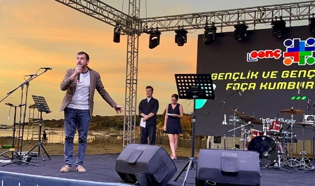 Gençler, kamp için Foça’da buluştu