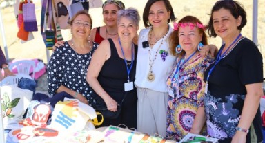 Kavacık Köyü, Festivale Katılan On Binlerle Doldu Taştı