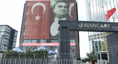 Kayyım Gürsel Tekin, Eski İl Başkanlığı Binasında! Bazı Görüşmeler Yapması Bekleniyor