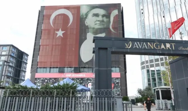 Kayyım Gürsel Tekin, Eski İl Başkanlığı Binasında! Bazı Görüşmeler Yapması Bekleniyor