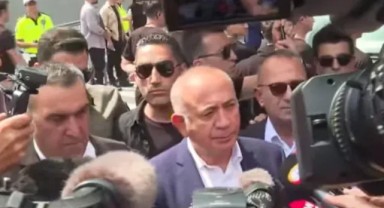 Kayyım Olarak Atanmıştı! Gürsel Tekin İstanbul İl Başkanlığı Binasına Girdi