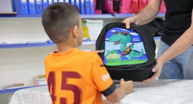 Konak Belediyesi’nin kırtasiye desteği yüzleri güldürdü