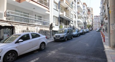 Konak’ta asfalt seferberliği devam ediyor