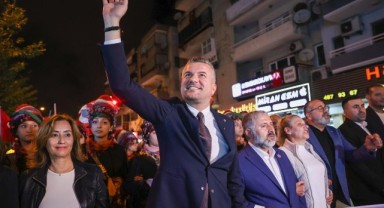 Buca’da 102. yıla yakışır kutlama