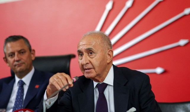 CHP eski Genel Başkanı Hikmet Çetin yoğun bakıma alındı