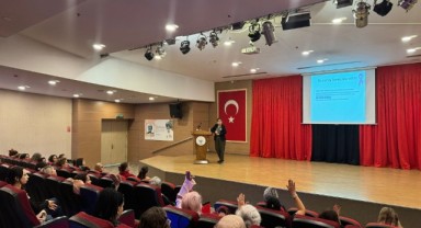 Çiğli Belediyesi’nden meme kanseri farkındalık semineri