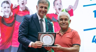 İzmir Büyükşehir Belediye Başkanı Tugay’dan İzmirli sporculara mesaj