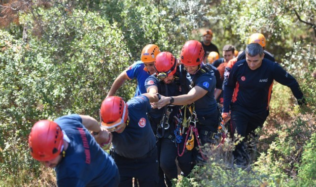 İzmir İtfaiyesi’nden Balçova Terapi Ormanları’nda kurtarma operasyonu