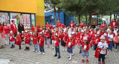 Karşıyaka’da 7’den 77’ye Cumhuriyet coşkusu!