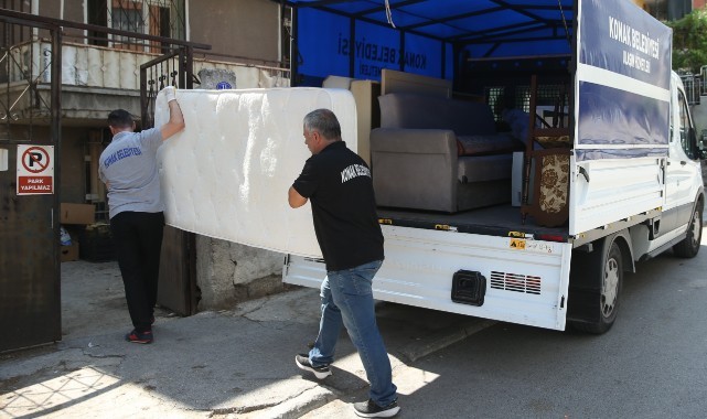 Konak’ta ‘Evden Eve Dayanışma’ devam ediyor