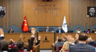 Atmaca'nın '3 yemeğe 1,3 milyon' iddiasına Büyükşehir'den yanıt!