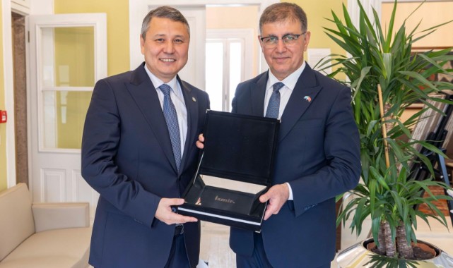 Başkan Tugay Kazakistan heyetini ağırladı