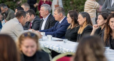 Başkan Tugay, Onur Günay'ın hayır yemeğine katıldı