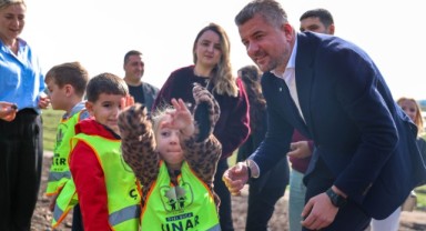 Bucalı minik ellerden yanan alanlara umut tohumları