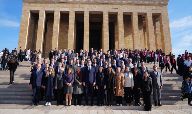 CHP İzmir Anıtkabir'de Atasının Huzurunda