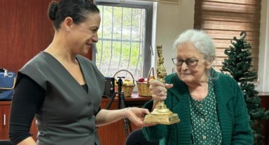 Efes Selçuk Belediyesi’nden Prof. Dr. İoanna Kuçuradi’ye Onur Ödülü