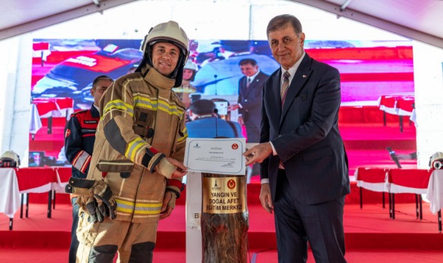 İzmir’in yeni itfaiye memurları göreve hazır