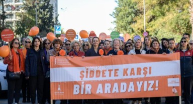Kadına şiddete karşı “turuncu” yürüyüş