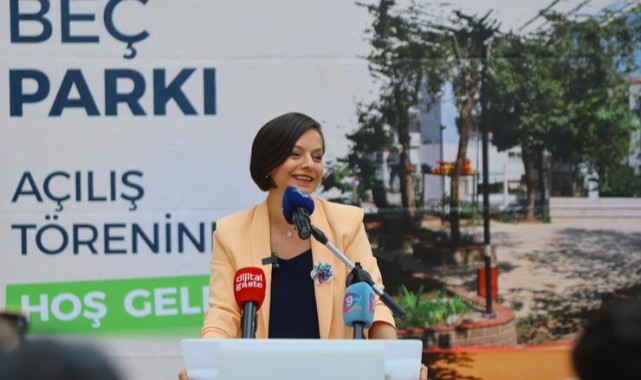 Karabağlar ‘da Parklar Yenileniyor, Mahalleler Güzelleşiyor
