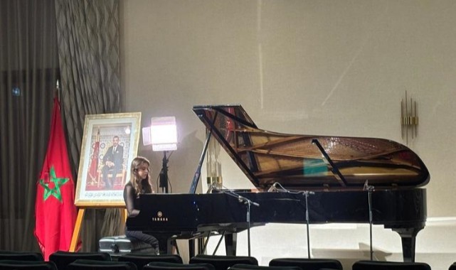 Piyanonun Genç İncisi Ayşe Nil, Uluslararası Başarısıyla Narlıdere’yi Gururlandırdı