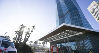 47 katlı binada nefes kesen tatbikat