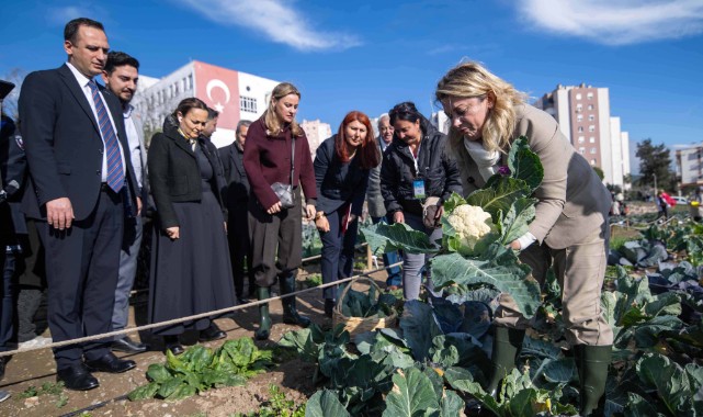 Başkan Eşki’ye sosyal belediyecilik övgüsü: “Bornova kadınların gücüyle dönüşen kent”