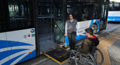 Başkan Tugay’ın Engelliler Günü’nde duyurduğu “Duraktayım” müjdesi hayata geçti