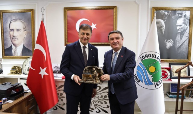 Başkan Tugay Zonguldak’ta düzenlenen sağlık zirvesine katıldı