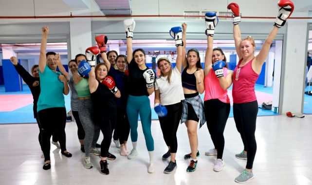 Bayraklı’da Kadınlara Ücretsiz “Tae-Bo” Dersleri Başladı