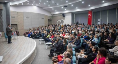 Bornova’da Prof. Dr. Üstün Dökmen ile ilham veren buluşma