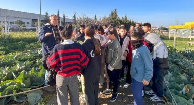 Bornovalı öğrenciler doğayı yerinde öğrendi