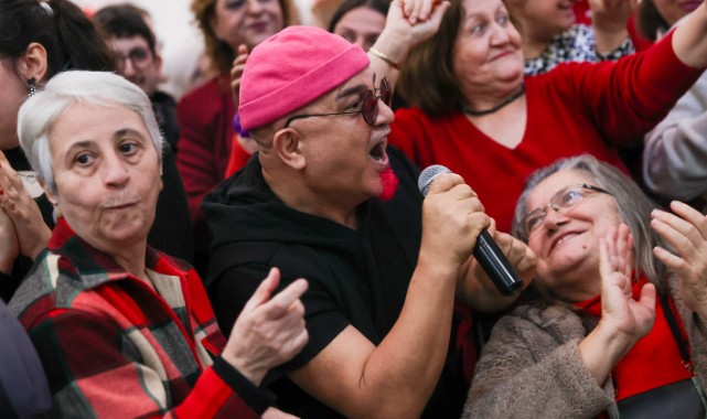 Buca Belediyesi’nden engel tanımayan yeni yıl kutlaması