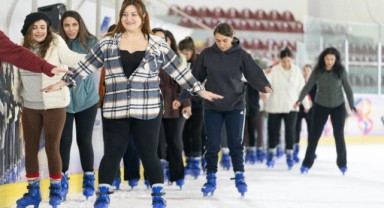 Büyükşehir Kültürpark ve Bostanlı’da buz pisti kuruyor