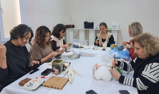 Çiğli’de Kadınlar Geleneksel Sanatı Geleceğe Taşıyor